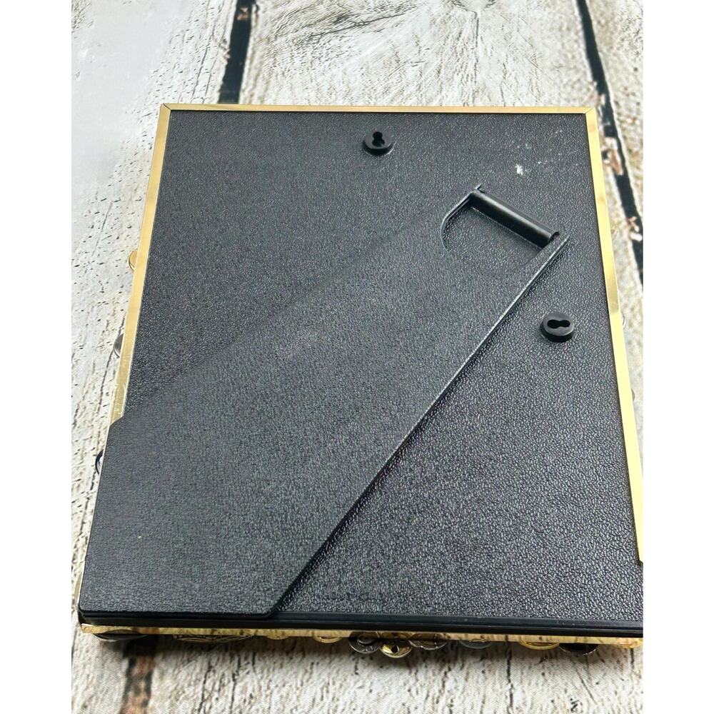 Embellished Button Frame - Picture 6 of 6